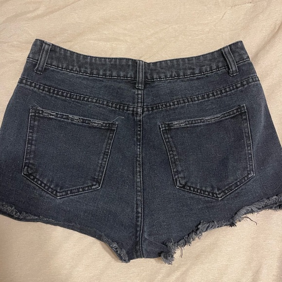 Distressed black jean shorts - Picture 2 of 2